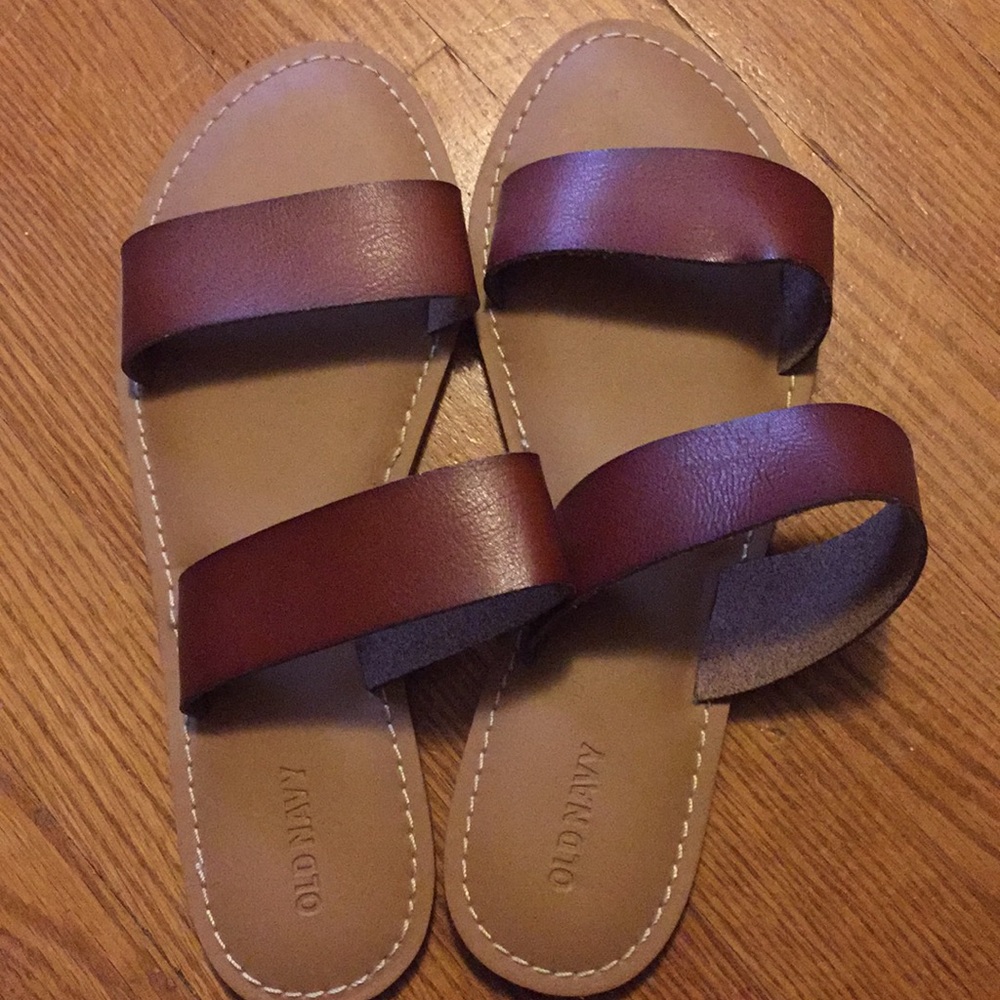 Old Navy strappy leather flat sandal